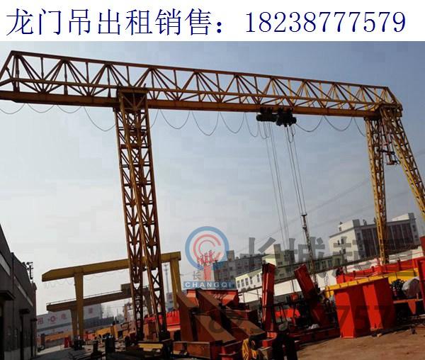 新疆地上跑的龍門吊的 起吊機構(gòu)與動作控制