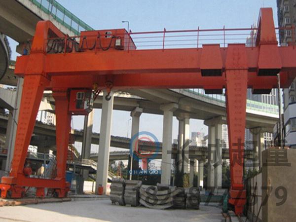 龍門吊按支腿結(jié)構(gòu)作業(yè)形式劃分特點(diǎn)