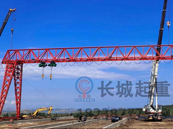 輪胎式和軌道式龍門吊在結(jié)構(gòu)和驅(qū)動(dòng)方面的區(qū)別