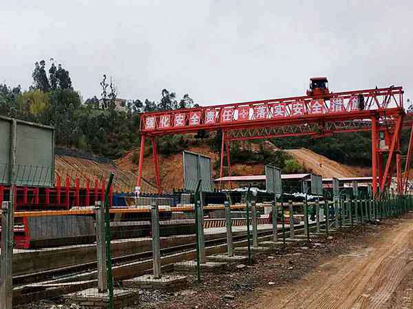 十堰龍門吊廠家勇于開拓 長城起重