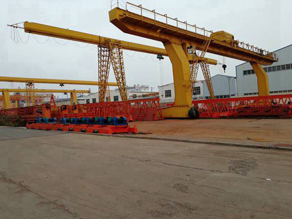 江蘇徐州龍門吊廠家100T軌道式門式起重機租賃價