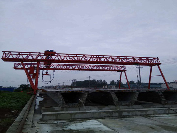 新疆哈密龍門吊租賃廠家是心動呀