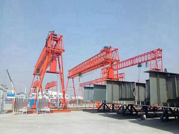 四川達州龍門吊出租 小型門式移動起重機