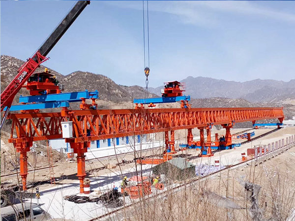 河北滄州架橋機(jī)廠家介紹防止100t架橋機(jī)銹蝕方法